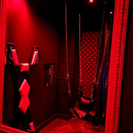 O' Plaisirs Interdits - Loveroom Apartment